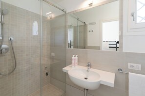 Deluxe-Villa, 4 Schlafzimmer, Gartenblick | Badezimmer