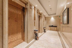 Interior - Chinese Entrepreneur International Conference Center (Chongqing)