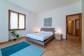 3 chambres, fer et planche Ă repasser, Wi-Fi gratuit, draps fournis