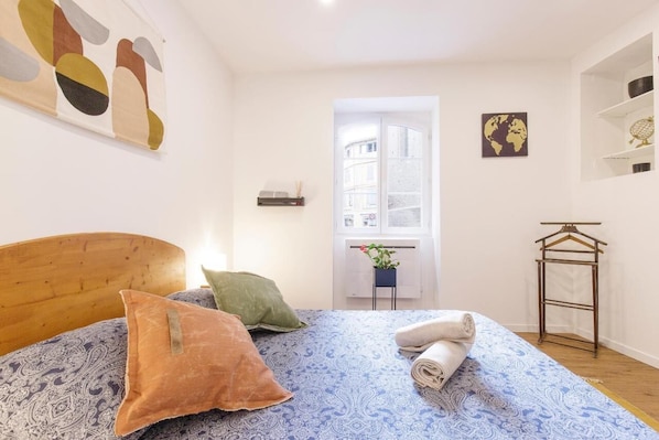 1 habitación, wifi y ropa de cama