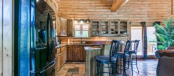 Naffcation Lodge OKC Cabin And Guest House Retreat On 5 Acres