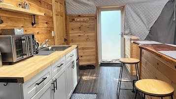 冰箱、烤箱、茶具/咖啡用具、电热水壶