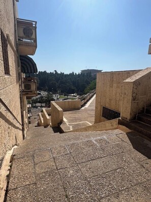 Property grounds - Diskin Villa with a View (Jerusalem)