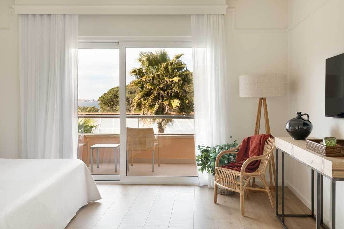 In-room safe, blackout drapes, soundproofing, iron/ironing board