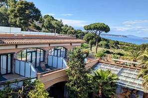 In-room safe, blackout curtains, soundproofing, iron/ironing board - Hotel Sa Punta (Begur)