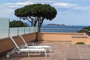 In-room safe, blackout drapes, soundproofing, iron/ironing board - Hotel Sa Punta (Begur)