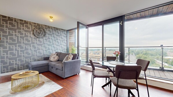 Apartment | Interior - Basildon - 2 Bed Flat - Sleeps 5 - Near Station (Basildon)