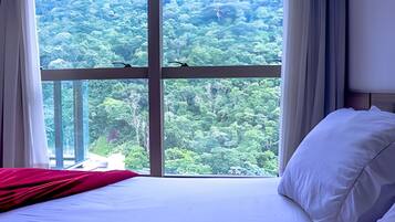 1 bedroom, desk, iron/ironing board, WiFi