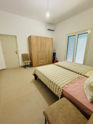 1 bedroom, WiFi, bed sheets - Tolon House - Apartment 3 (Tolo)