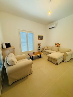 Living area - Tolon House - Apartment 3 (Tolo)