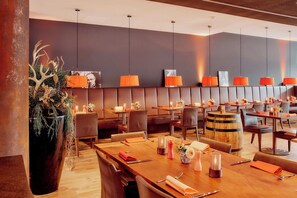 3 restaurants servant le déjeuner