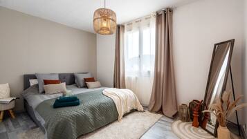 2 bedrooms, iron/ironing board, WiFi, bed sheets