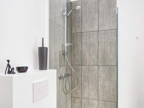 House | Bathroom - 8 Person Holiday Home in Romo (Rømø)