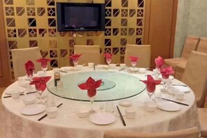 Unclassified image, 3 of 45, button - Huasheng Hotel (Shanyin)