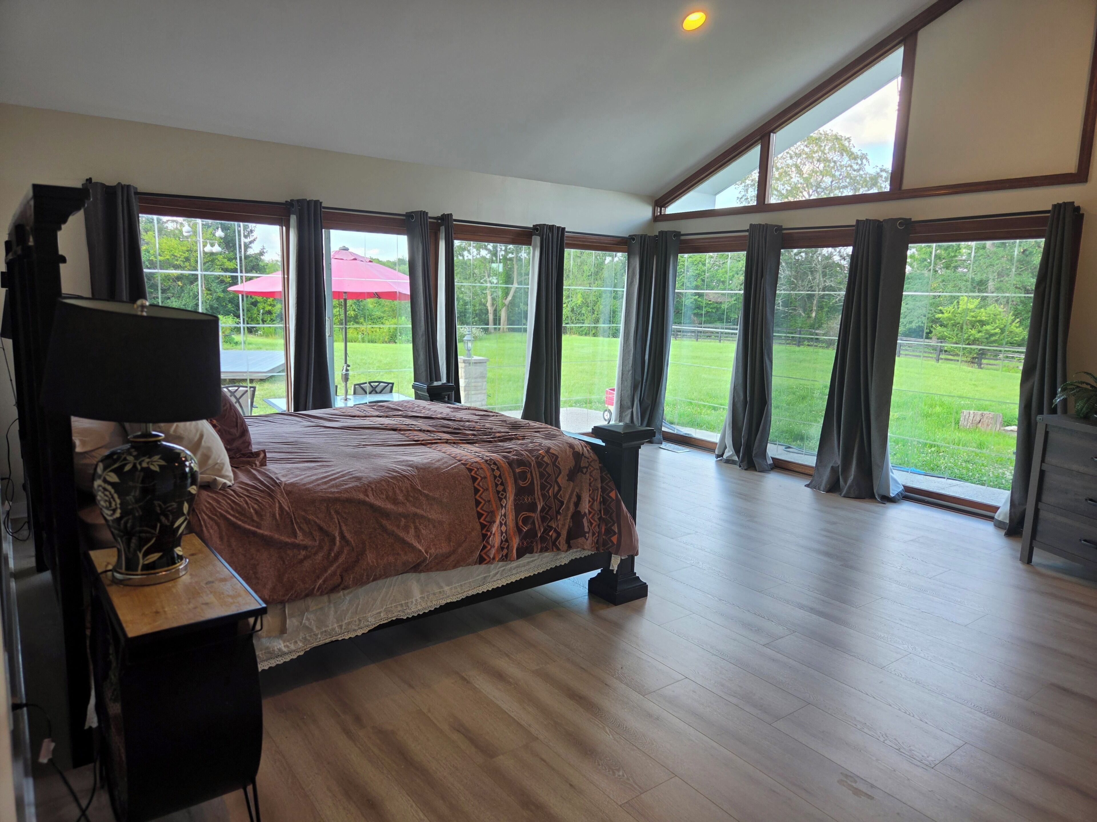 4 bedrooms, in-room safe, iron/ironing board, WiFi (free)