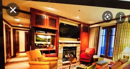 Aspen Highlands Ritz Carlton spacious 3-bedroom corner unit