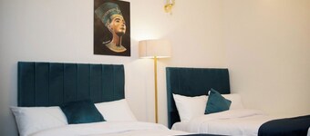 Happy day pyramids view