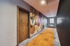 Deluxe Double or Twin Room | Living area | TV, computer monitors, printers - Halo Szczecin (Szczecin)