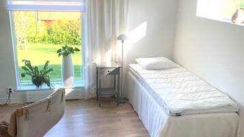 House | 3 bedrooms, individually furnished