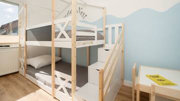 3 bedrooms, desk, iron/ironing board, travel cot