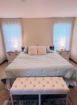 3 bedrooms, in-room safe, desk, iron/ironing board