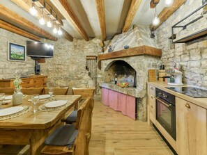 Private kitchen - Amazing Holiday Home With Swimming Pool (Rovinj)