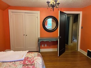 1 bedroom, desk, iron/ironing board, free WiFi