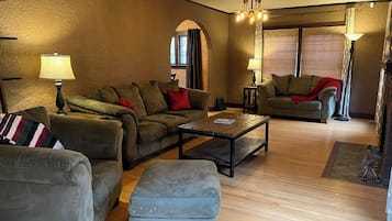 Smart TV, fireplace, video games, DVD player