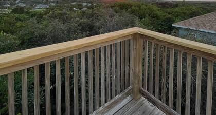 Pelican House, St Augustine, Crescent Beach. Close to the beach & Ocean Views