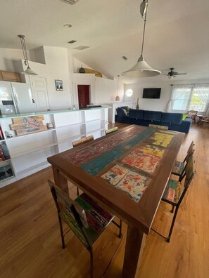 Interior - Pelican House, St Augustine, Crescent Beach.  Close to the beach & Ocean Views (St. Augustine)