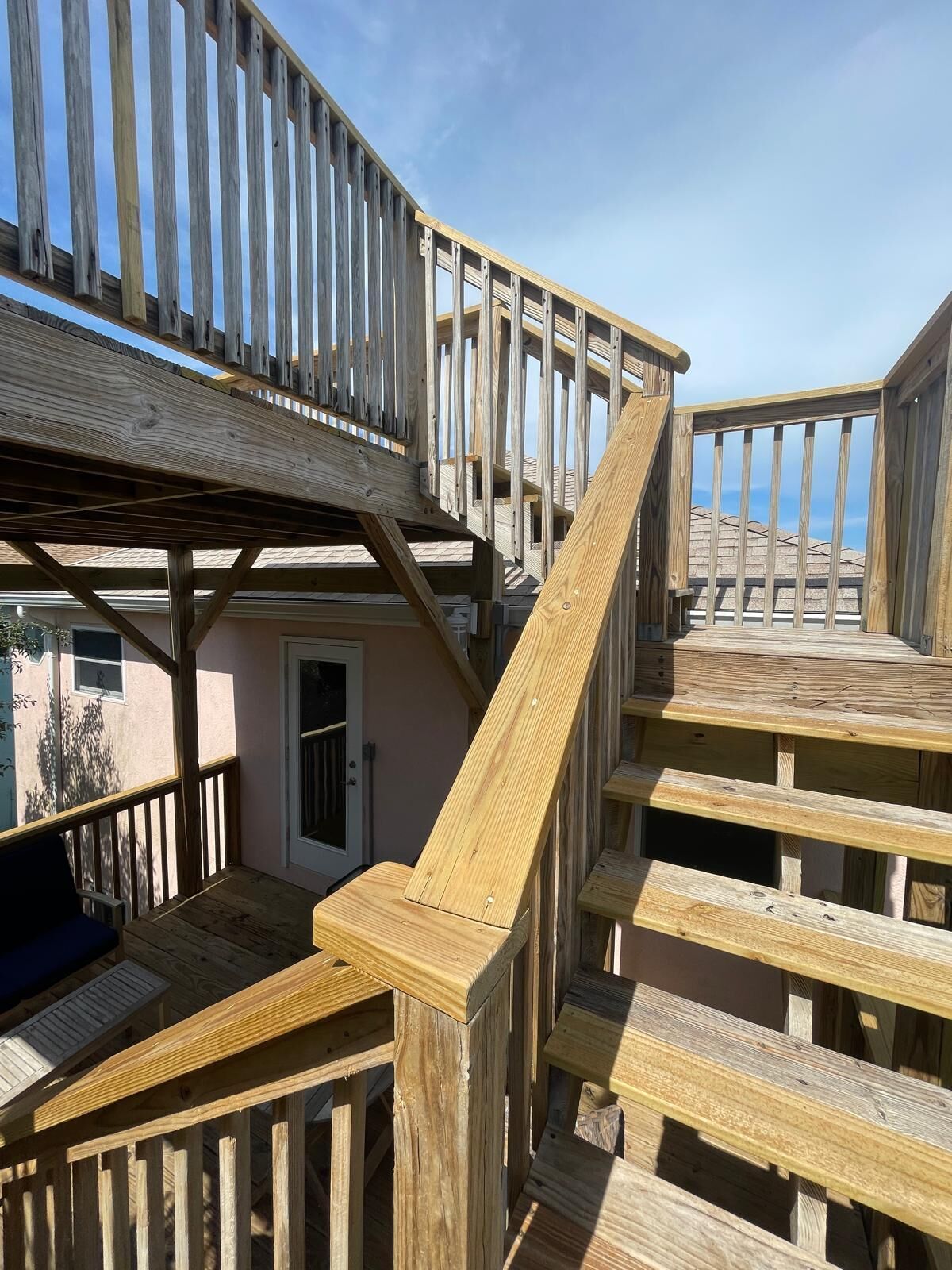 Stairs to crows nest