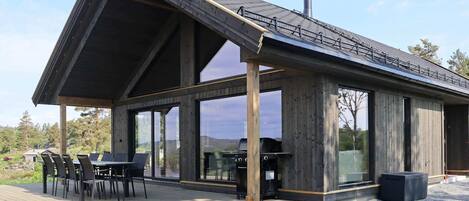 House | Outdoor dining