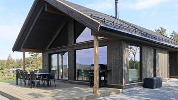 House | Outdoor dining