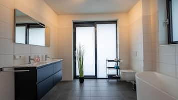 Villa | Bathroom