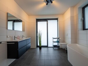 Villa | Badezimmer
