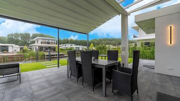 Villa | Dining
