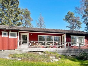Exterior - 6 Person Holiday Home in Djurhamn (Fågelbrolandet)