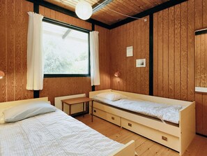 4 camere, con arredamento individuale