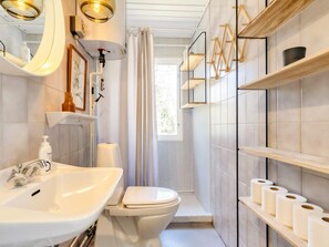 House | Bathroom