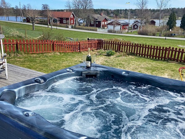 Σπίτι | Εξωτερική μπανιέρα σπα