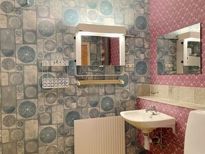 House | Bathroom