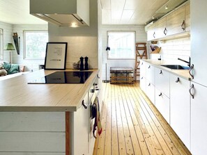 House | Private kitchen - 4 Star Holiday Home in Uddevalla (Uddevalla)