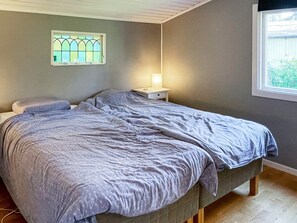 3 bedrooms, individually furnished - 4 Person Holiday Home in Sjobo (Sjobo)