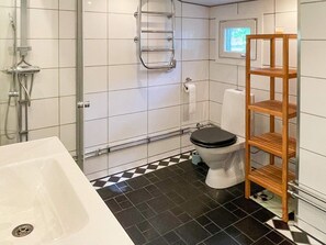 House | Bathroom - 4 Person Holiday Home in Sjobo (Sjobo)