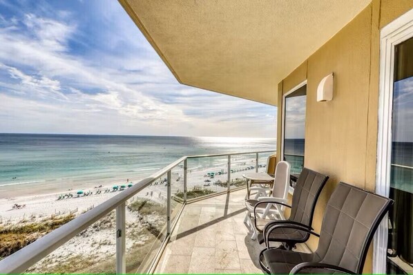 Property grounds - Discounted Rate! Shorter stays! End unit, Heated pool, Hot tub& gym. (DESTIN)