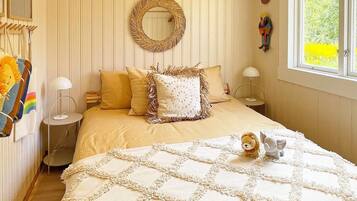 House | 3 bedrooms, individually furnished