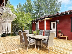 House | Outdoor dining - 4 Star Holiday Home in Edsbruk (Edsbruk)