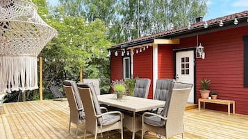 House | Outdoor dining