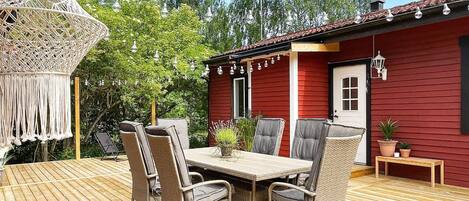 House | Outdoor dining