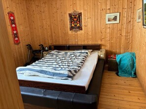 House | 3 bedrooms, individually furnished